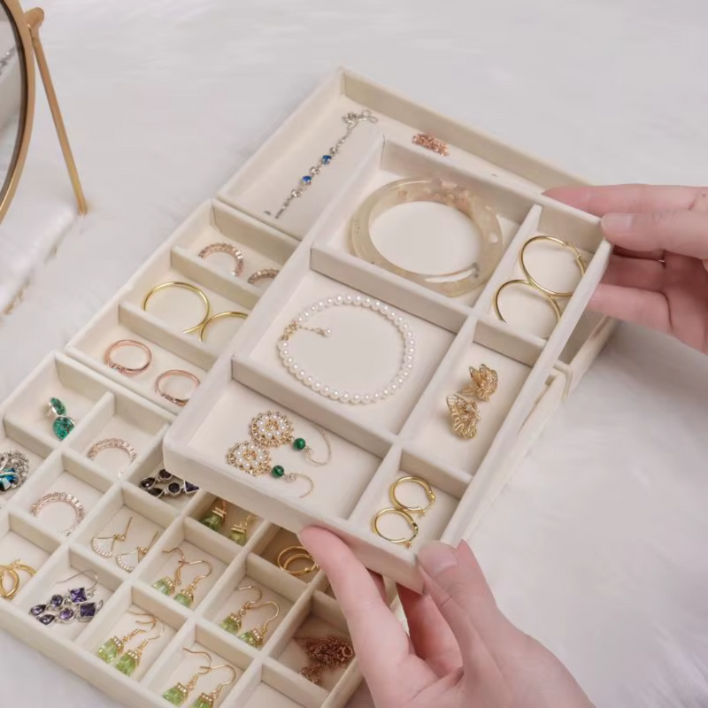 Porta Jóias Organizador Elegante de Veludo  - VelvetJewel®